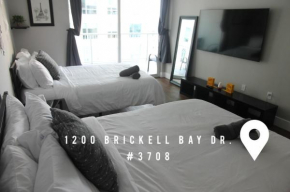 Lovely apartment 1BD and 1BR with a den in Brickell in downtown Miami!